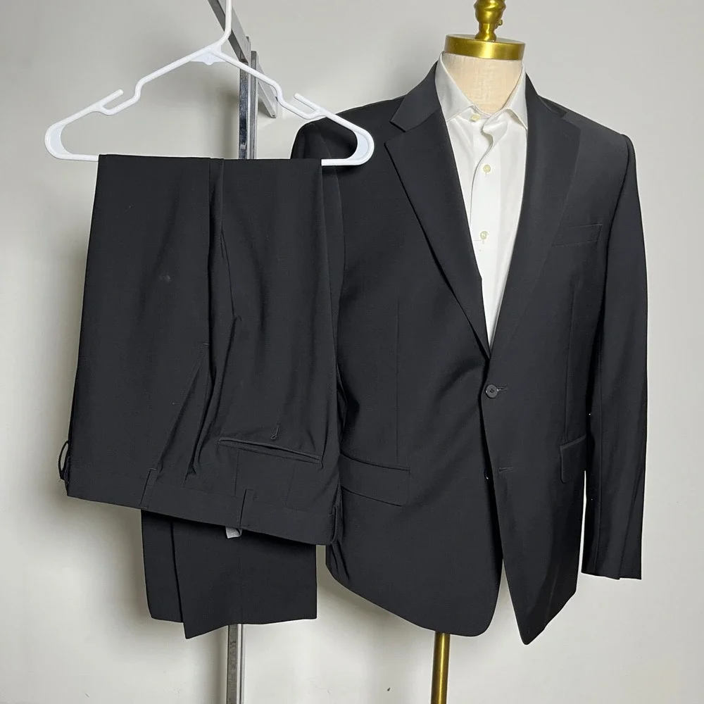 Calvin Klein 2-Piece Suit Mens 46R 37W Black Solid Slim Fit Wool Blend